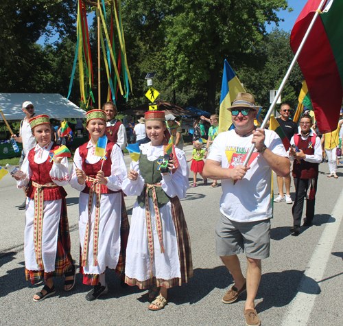 Lithuanian Cultural Garden in Parade of Flags